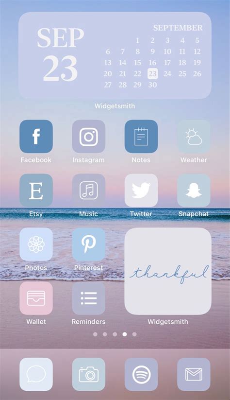 A simple design and interface. Aesthetic iOS 14 iPhone Home Screen Layout Inspiration App ...