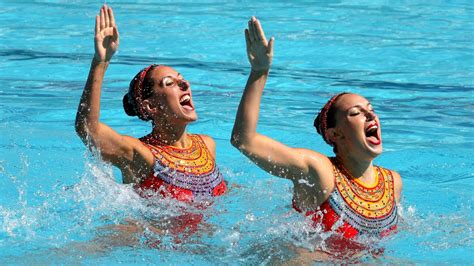 Why Olympic Synchronized Swimmers Use Gelatin To Keep Hair In Place