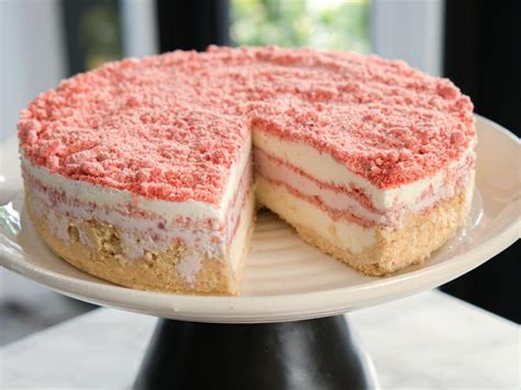 Strawberry Shortcake Ice Cream Cake Recipe Valerie Bertinelli Food