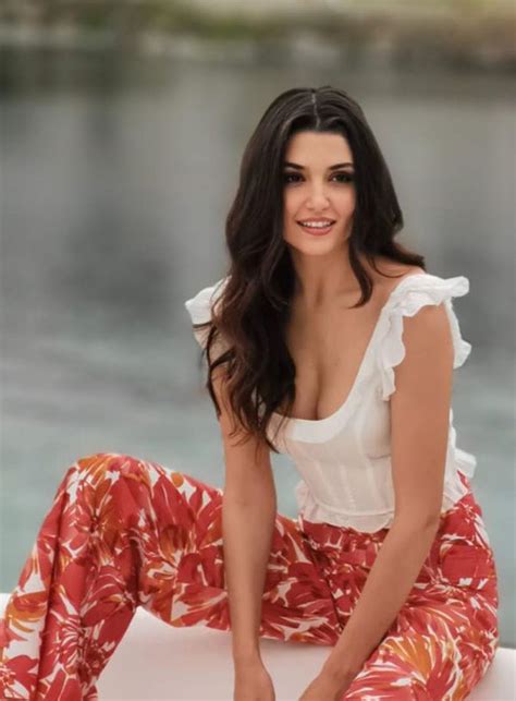 30 Hot Photos Of Hande Erçel Hayat From Ask Laftan Anlamaz Turkish Actress Wiki Bio Tv