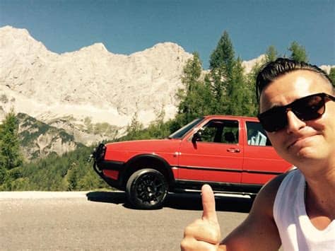 Und am ende, die letzten töne wummern durchs olympiastadion, lässt sich andreas gabalier auf die hufeisenförmige bühne sinken, die tief in. Andreas Gabalier in Ramsau am Dachstein... - Landhaus ...