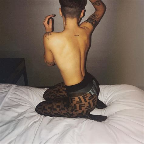 Halsey Topless Thefappening