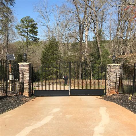 Info on build driveway gate. The 3 Benefits of Having an Automatic Driveway Gate