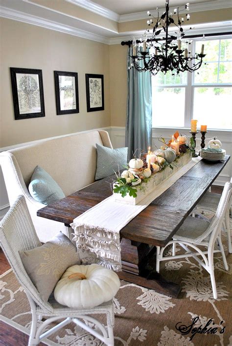 Centerpieces And Table Decors Capture Fall's Beauty