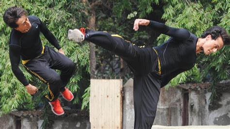 Tiger Shroff Perform Live Action Parkour To Promote Heropanti YouTube