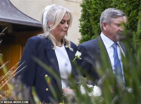 Sam Armytage Wedding Sunrise Host Marries Richard Lavender In Southern Highlands Daily Mail