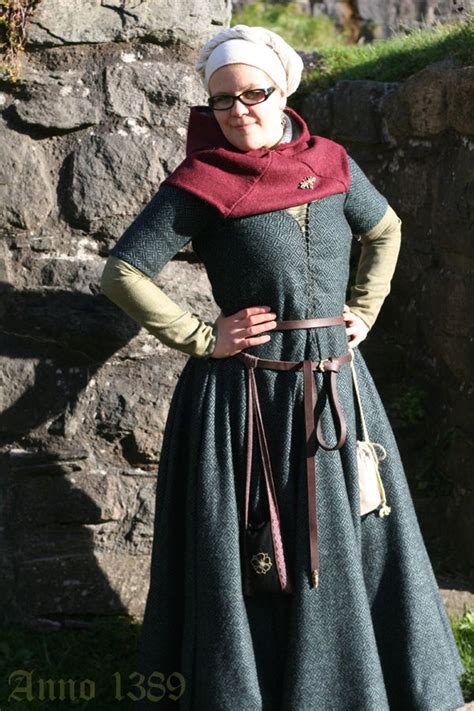 Anno 1389 By Narenlith On Deviantart 14th Century Clothing Medieval