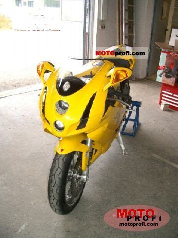It is lighter than the other models (423 lbs instead of 435) and has a larger tank for. Ducati 749 2005 Specs and Photos