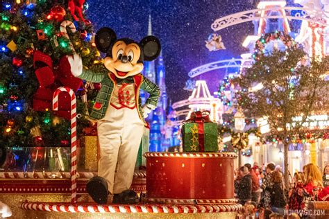 Magic Kingdom S Mickey S Once Upon A Christmastime Parade Joins Disney Genie Lighting Lane