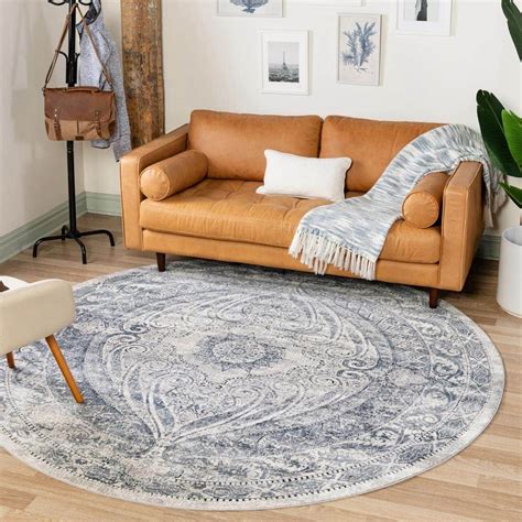 25 Gorgeous Rugs That Go With Brown Couches Round Rug Living Room