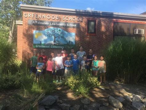 Greenwood Pto Spruces Up Greenwood Elementary For School Year