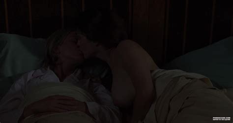 Лесбийская постельная сцена с Лаурой Хэрринг и Наоми Уоттс Малхолланд