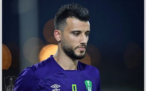 لاعب كرة قدم في المنتخب السوري ونادي الأهلي السعودي. هذا هو هدف عمر السومة عند عودته لمباريات الأهلي | صحيفة ...