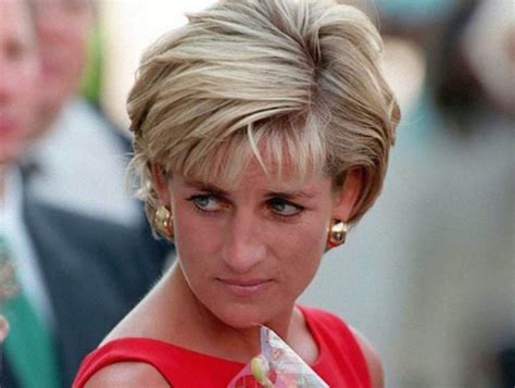 Черлидерши bunny не узнают своего капитана!!! Lady Diana, spuntano due testimoni: "Non ci hanno mai ...