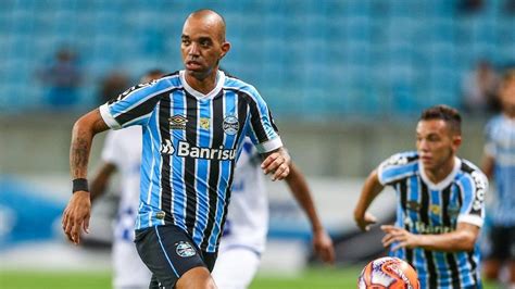 Tardelli Gira Em Todas As Funções Do Ataque à Espera De Vaga No Grêmio