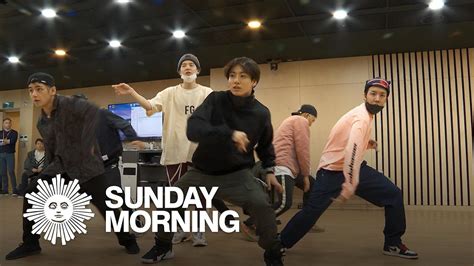 Download lagu bts boy with luv mp3 dan video mp4. BTS rehearses choreography of "Boy With Luv" - YouTube ...