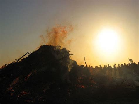 Am johannistag wird der geburt johannes des täufers gedacht, die auf den 24. Wann ist Sommeranfang 2021?