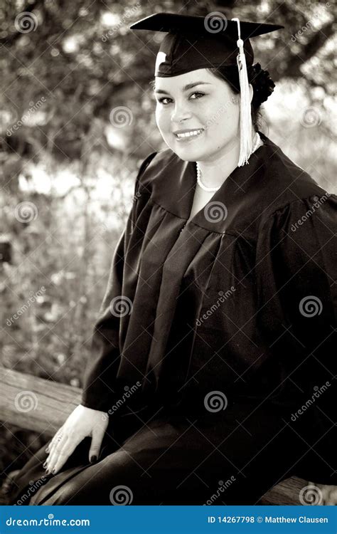 het vrouwelijke een diploma behalen stock foto image of gezicht achtergrond 14267798