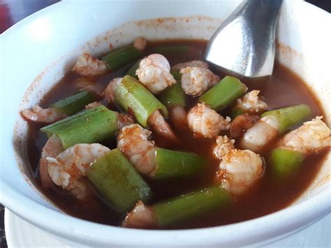 สูตร แกงส้มชะอมกุ้ง อาหารที่ได้รับความนิยมมาก และเป็นอาหารที่มีคู่กับประเทศไทยมานานแล้ว ส่วนผสม และวิธีทำ ทำได้ไม่ยาก. แกงส้มผักบุ้งไส้กุ้ง • รสชาติกลางๆ หน้าตา ดูตรงๆตามเมนูคือ ...