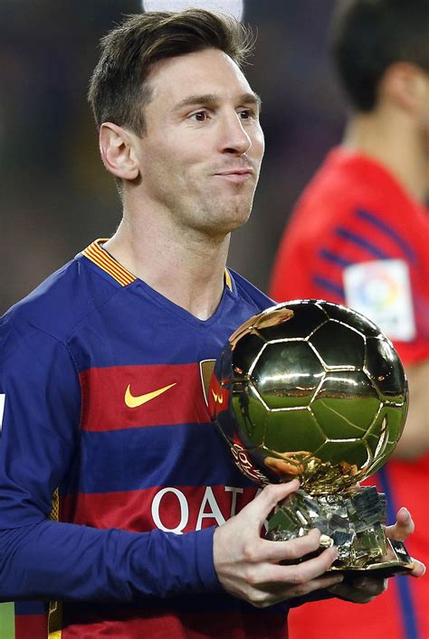 Biografi Lengkap Lionel Messi Coretan