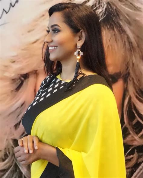 Hot Saree Tamil Actress Sanjana Singh Hot Photos In Latest Fashion