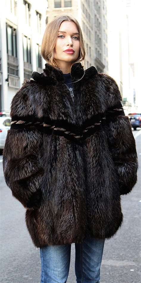 pre owned brown long haired beaver fur jacket detachable hood 60011 marc kaufman furs