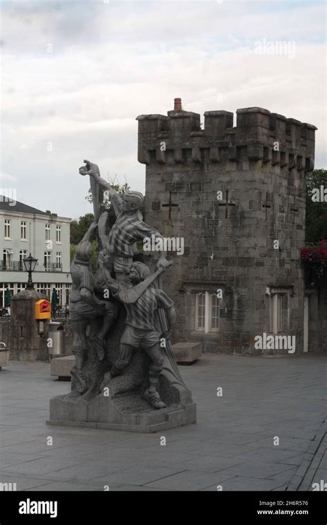 Hurling Statue Kilkenny Ireland Stock Photo Alamy