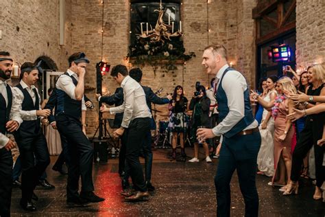50 Wedding Entertainment Ideas For 2022 Tried And Tested