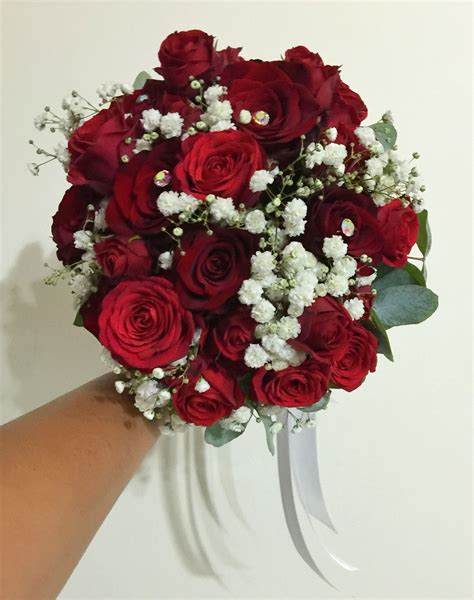 Simple Red Roses Babys Breath And Eucalyptus Bridal