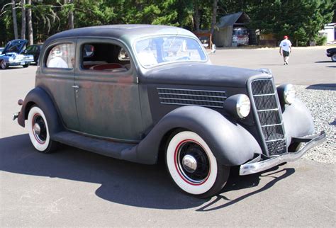 1935 Ford Tudor Sedan Ford Classic Cars Hot Rods Cars Old Fords