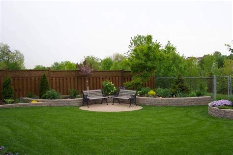 Explore ideas for garden landscaping design, including plans and pictures. Plants good for adding privacy to your home - Gainesville, FL