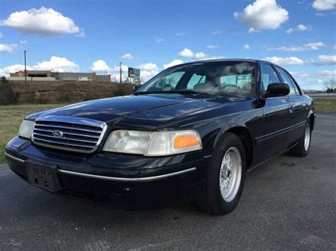1999 Ford Crown Vic 2200 Possible Trade 100665800 Custom Domestic