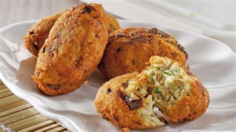 Semua bahan sambal dipanggang di wajan teflon, lebih enak lagi pakai piring dari tanah liat, uleg sampai halus. Resep Rempa Tempe, Mirip Perkedel Namun Punya Rasa Yang Khas - Tribun Bali