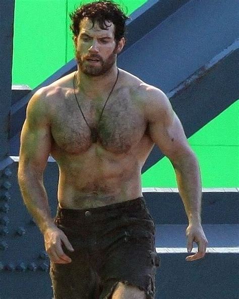 You Almost Have To Fake At Being Human Henry Cavill Had To Act