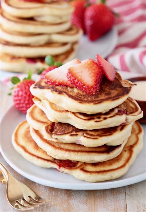 Strawberry Pancakes With Cream Cheese Syrup