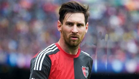 24 de junio de 1987), conocido como leo messi, es un futbolista argentino que juega como delantero o centrocampista. Lionel Messi: Newell's Old Boys busca fichar a la "Pulga ...