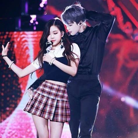 10,417 likes · 91 talking about this. Bts X blackpink collab. #jimin #rose' | Cerita, Almamater