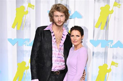 Heres Why Yung Gravy Brought Addison Raes Mom To The 2022 Vmas