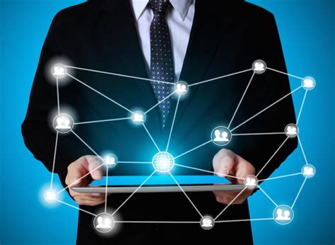 Überblick zu capitol computer networks. Communications & Data Networks