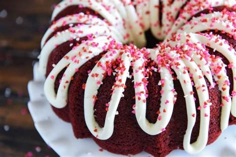 It was developed by the adams extract company in gonzales, texas. Nana's Red Velvet Cake Icing : Vanilla Red Velvet Marbled ...