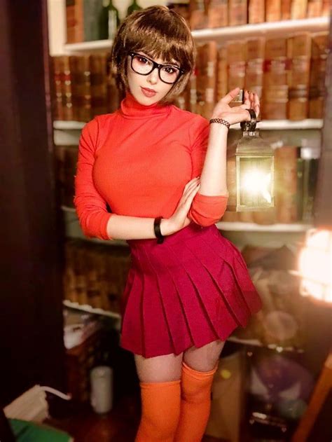 Self Jinkies New Velma From Scooby Doo Cosplay By Heyitsxen Cosplay Cosplay Woman