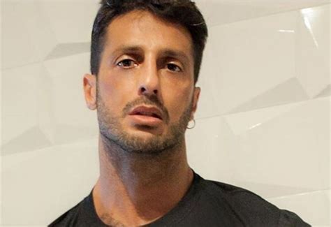 Sep 29, 2021 · fabrizio corona, la cassazione annulla il provvedimento che lo aveva mandato in carcere. Fabrizio Corona: «Io in politica. Don Mazzi un buffone ...