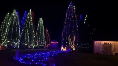 Neighborhood Displays Christmas Lights Decorations Seen In Redding P P