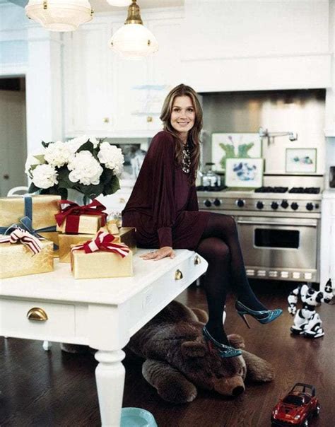 35 Christmas Kitchens And 55 Hostess T Ideas The Glam Pad Aerin