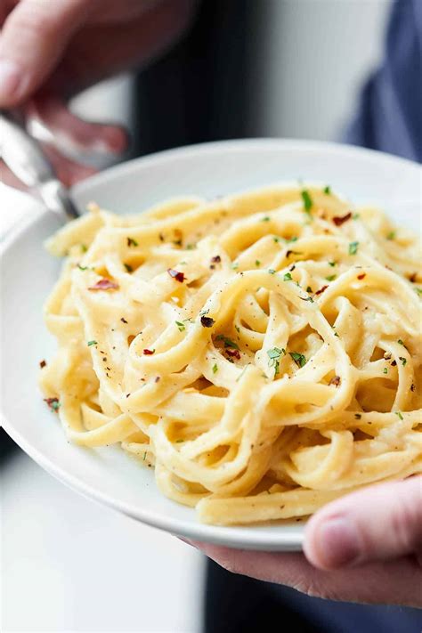 Because this is alfredo sauce with heavy cream, it reduces naturally and reaches the right consistency without a thickening agent. Healthy Alfredo Sauce Recipe - only 130 calories per serving!