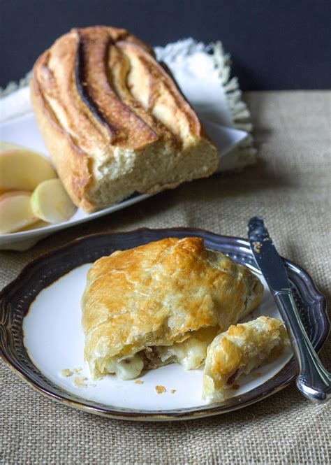 Stir in brown sugar and cinnamon. Brown Sugar Apple Baked Brie in Puff Pastry • Bakerita