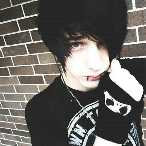 Pin By 🌈amanda Binder🌈 On Androgynous Style Cute Emo Guys Hot Emo