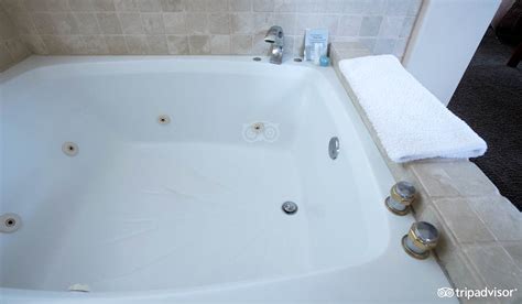 California Hot Tub Suites Romantic And Bubbly Tubs From 129