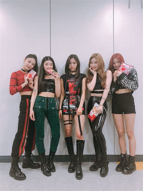 Itzy Stage Outfits