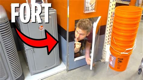 FORT IN HIDDEN SECRET DOOR! - YouTube